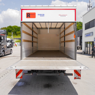 Iveco Eurocargo 14 t mit Kofferaufbau